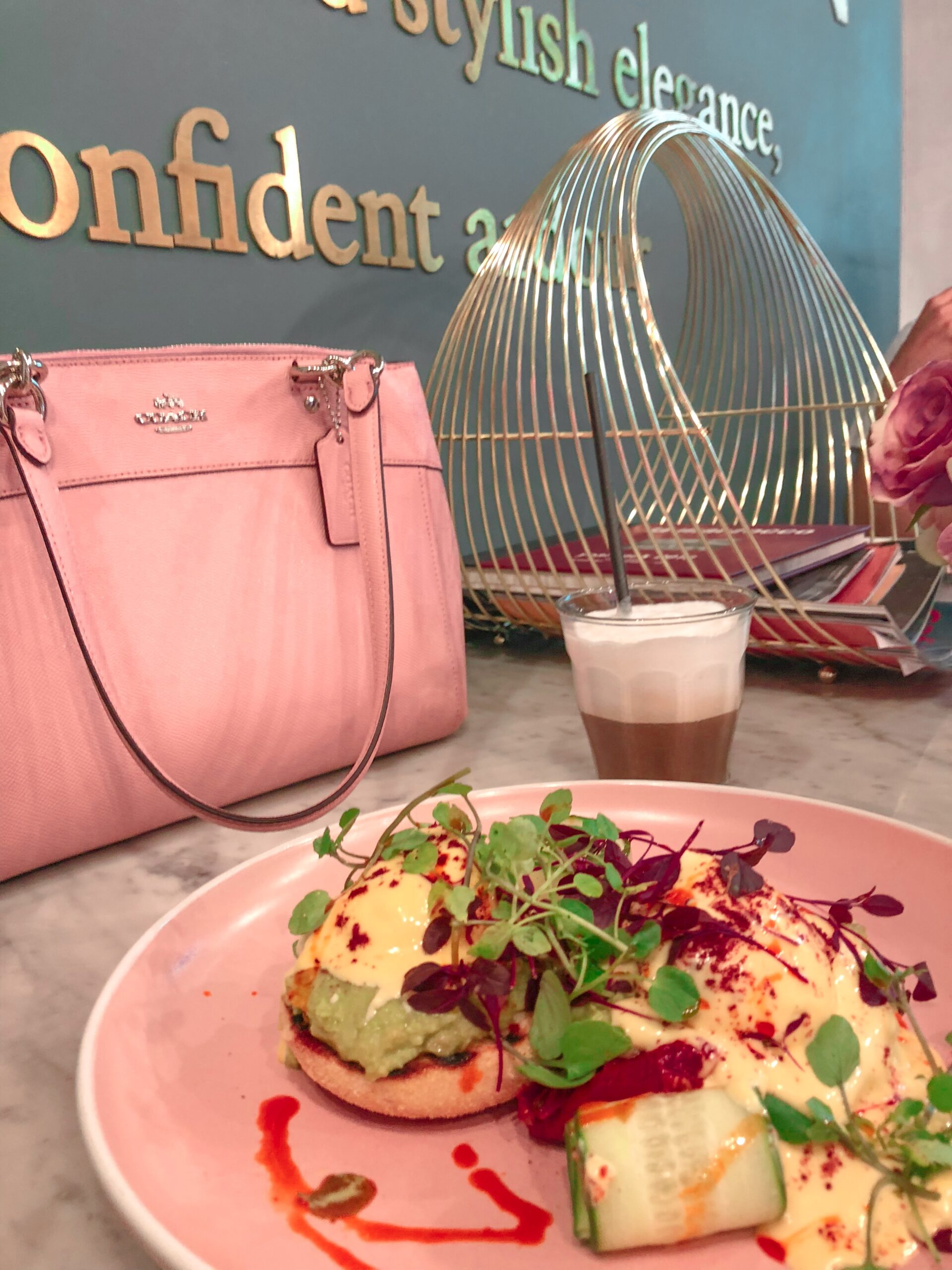 Élan | The pink one – Gin in the City